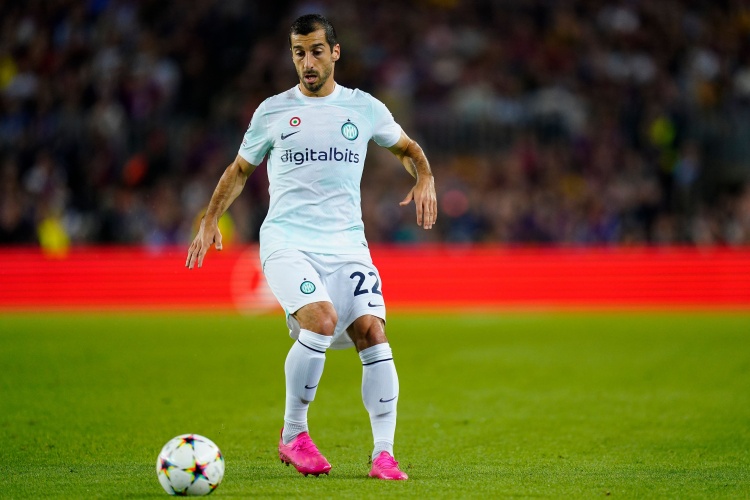 世界杯小组积分-国米官方：姆希塔良左大腿肌肉拉伤，将在几天内接受进一步评估